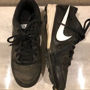 Nike MVP Keystone Baseball Cleats- boys 2Y